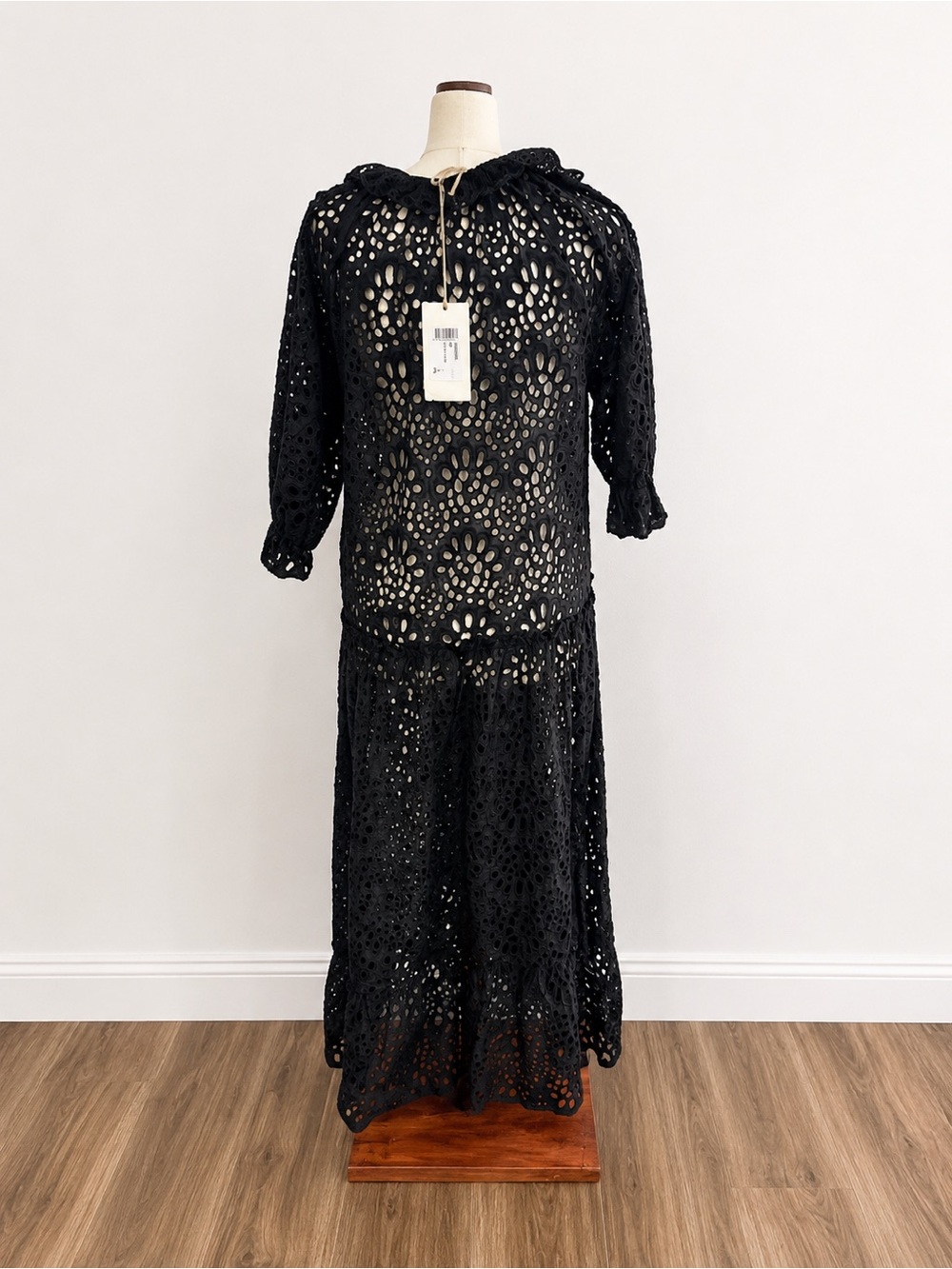 NWT DX Collection Black Eyelet Lace Maxi Dress Size S Beach Resort Cover Up - Picture 4 of 12